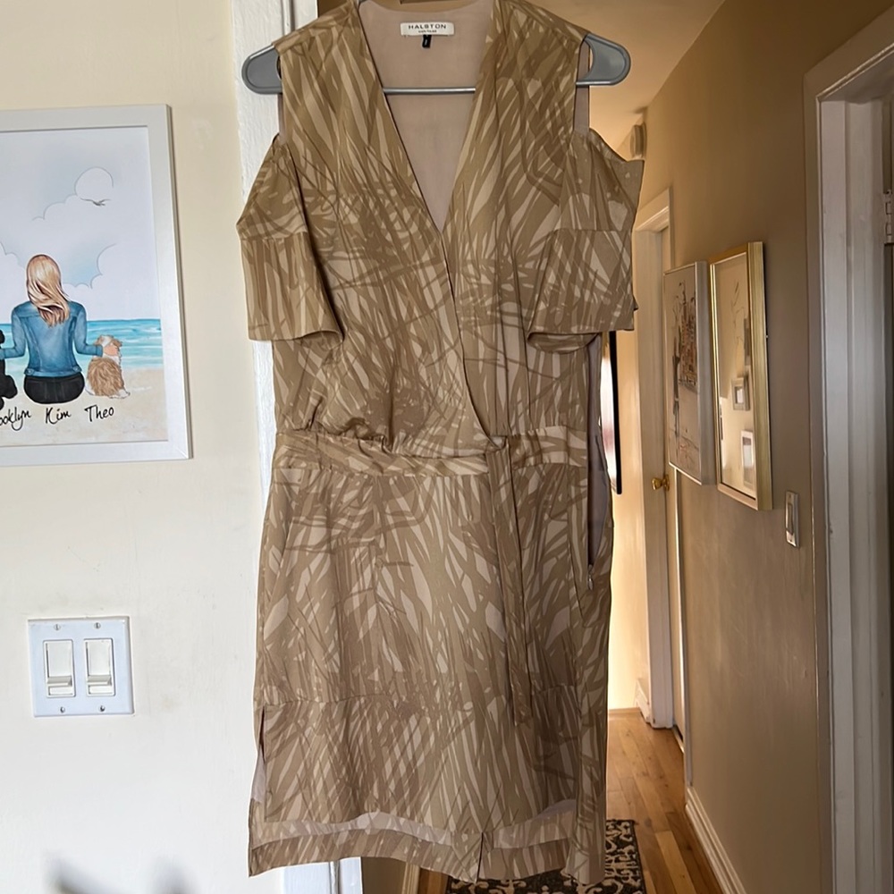 Halston Heritage light summer dress